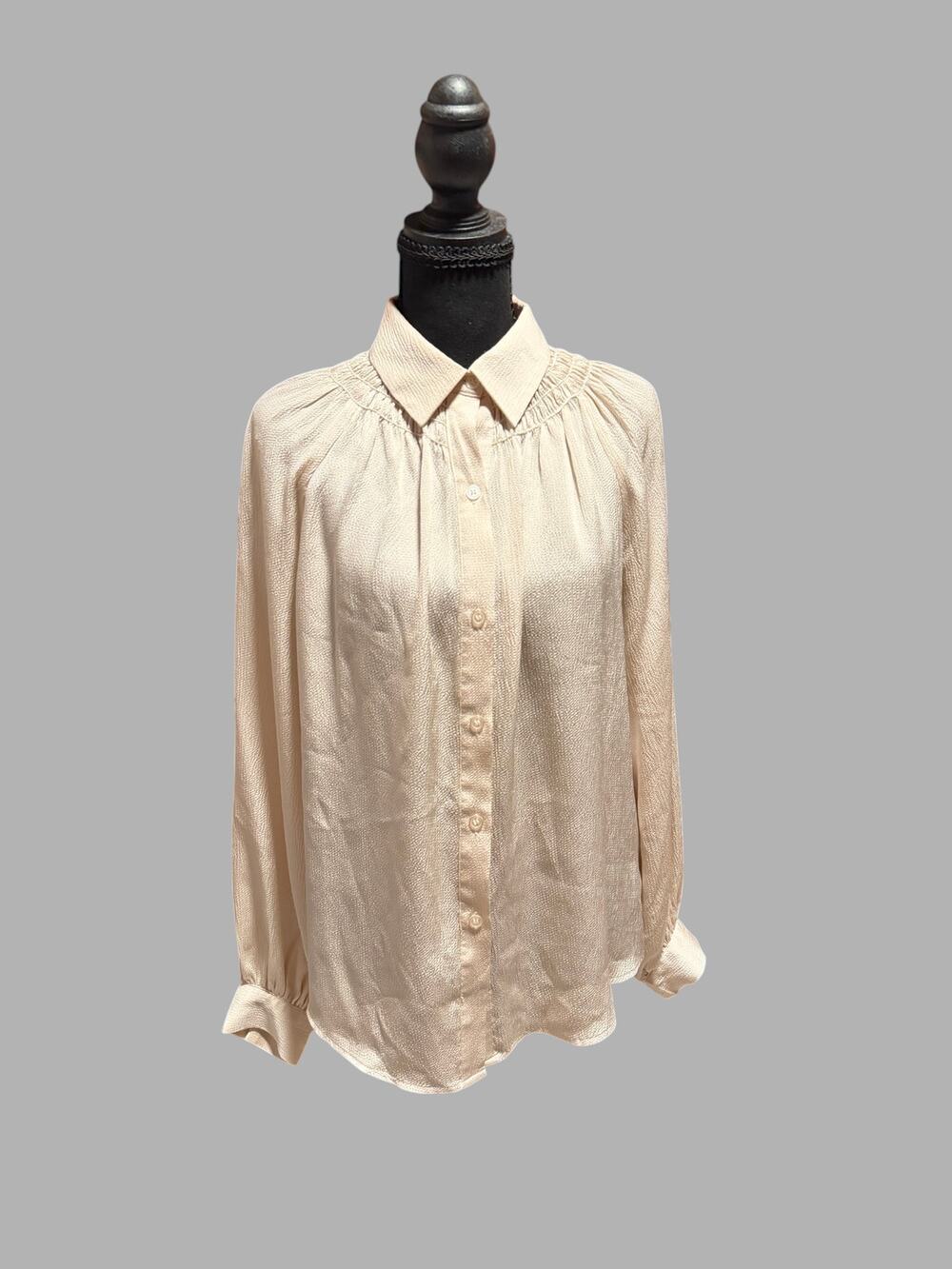Max Studio Ivory Textured Satin Button-Down Blouse Size Medium